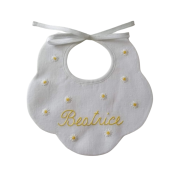 Yếm cho bé hình bông hoa thêu tên theo yêu cầu